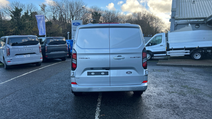 Ford Transit Custom 320 L1 Petrol Fwd 2.5 PHEV 232ps H1 Van Limited Auto - Image 11